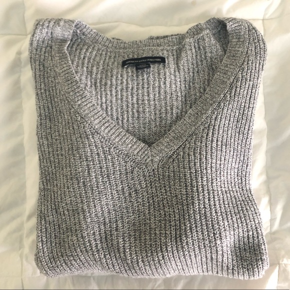 American Eagle Outfitters V-Neck Grey Sweater - Picture 2 of 6
